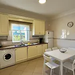 בית נופש Ellegance - Shared Pool - 6 Guests -