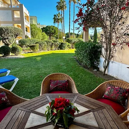 Ellegance - Shared Pool - 6 Guests -