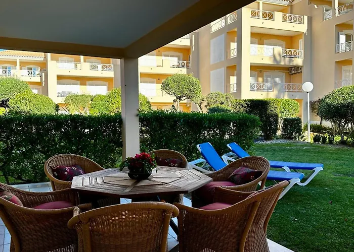 Ellegance - Shared Pool - 6 Guests - Vilamoura *